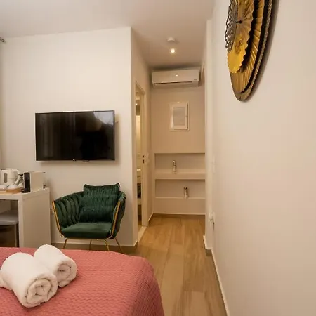 Dema Luxury Suites - Perikleous E1-2